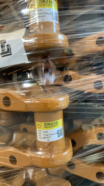 Запасные части ходовой части экскаватора Гусеничная цепь и звено гусеницы в сборе E320